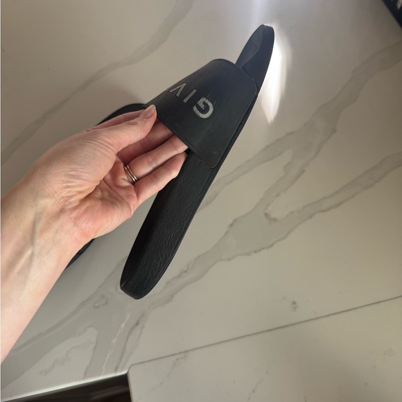 Givenchy Logo Slides - Picture 12 of 12